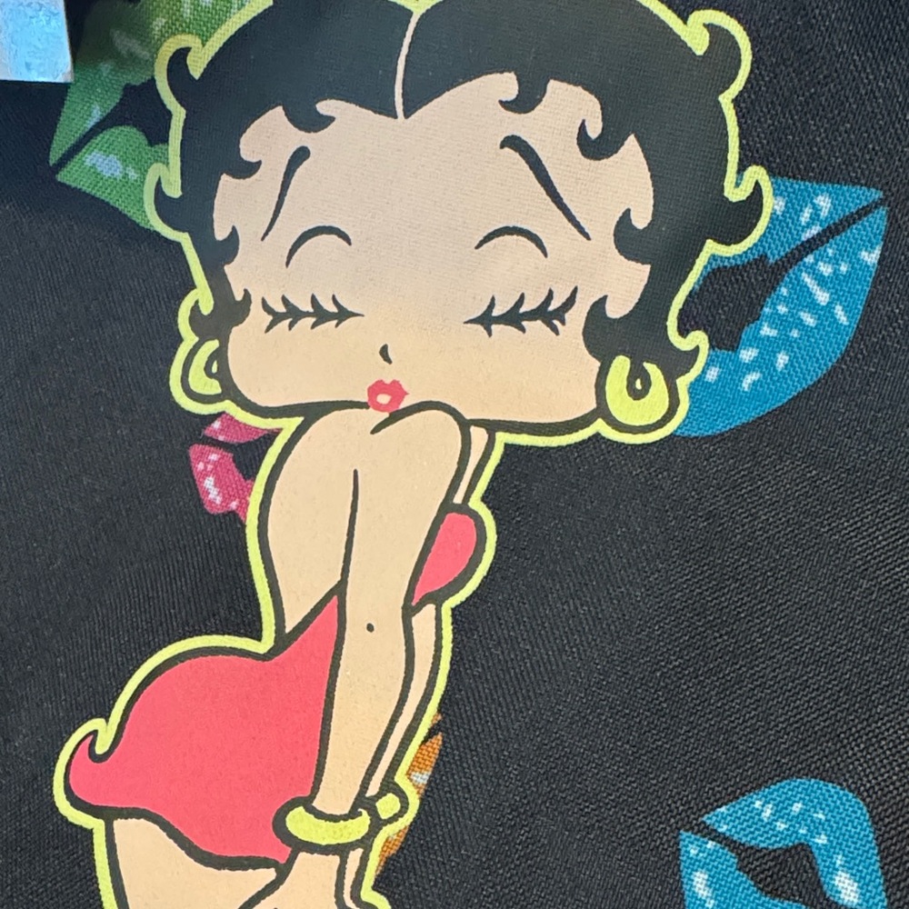 Betty Boop Black Bag with Colorful Lip Design - Picture 9 of 10